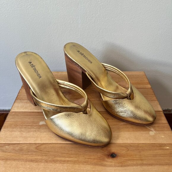 Fancy gold leather mules with stacked wooden heel - Picture 4 of 10